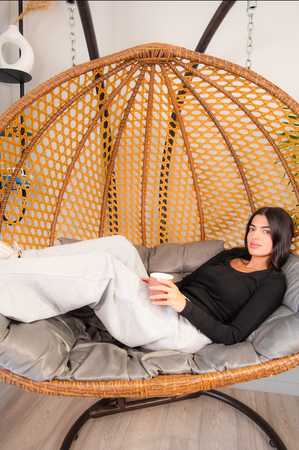 Black Ribbed Round Top