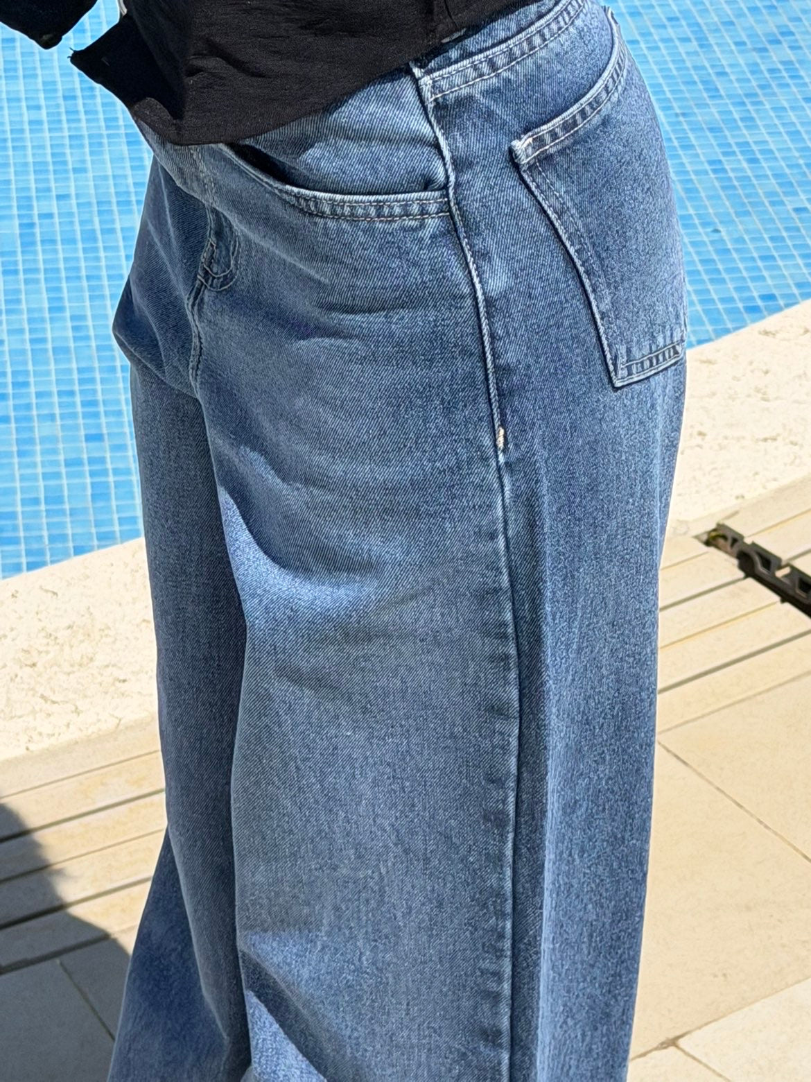 Wide-leg Jeans